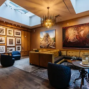 Lucia Hotel